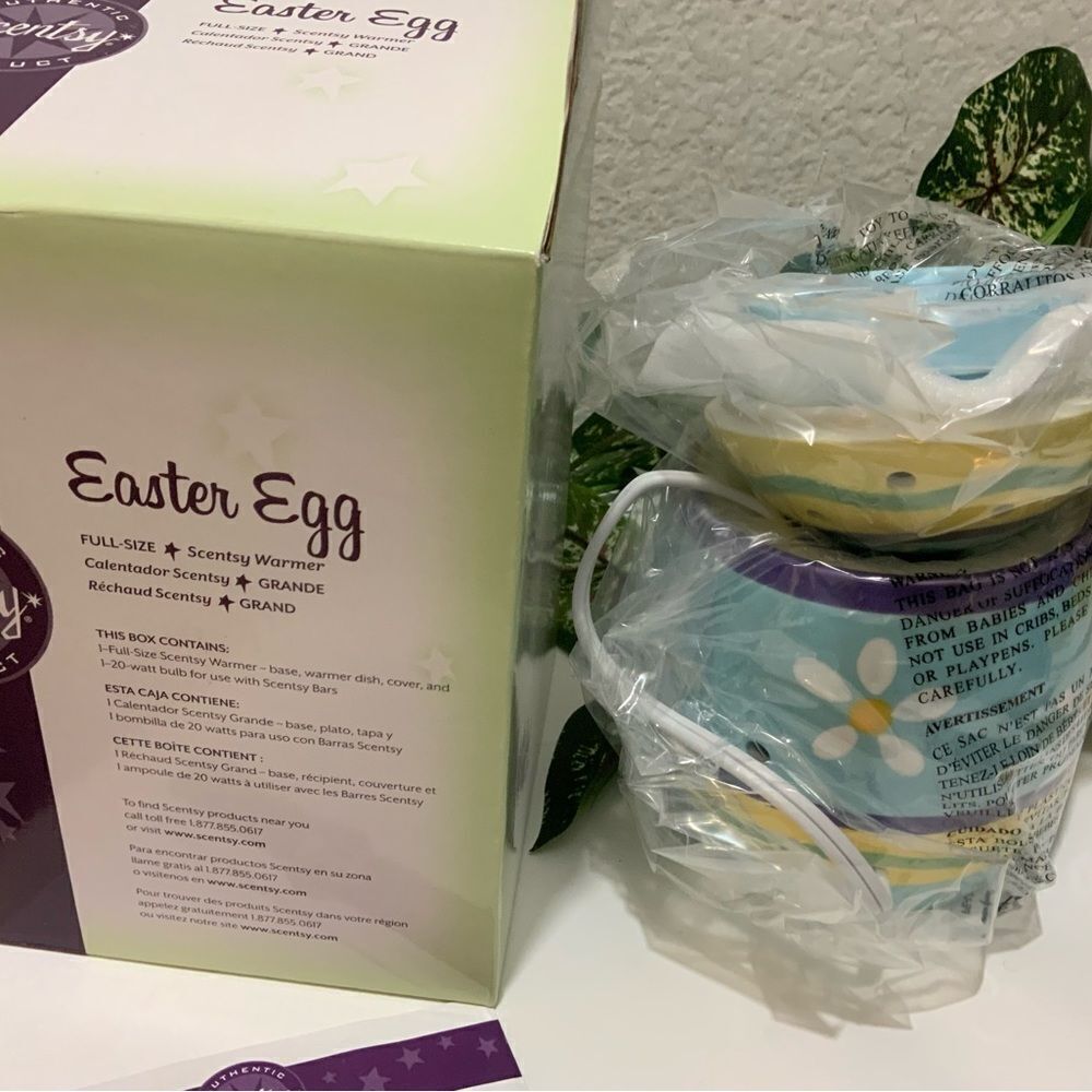 SCENTSY EASTER EGG  Full Size Warmer RETIRED  New condition